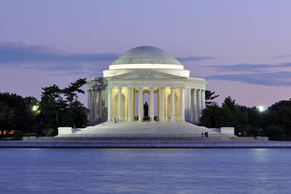 Jefferson_Memorial_At_Dusk_1